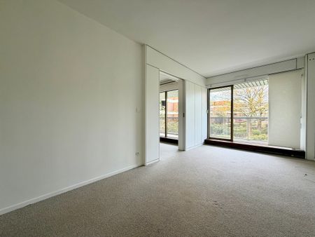 Location Appartement 2 pièces 65m² LE CHESNAY 78150 - Photo 2