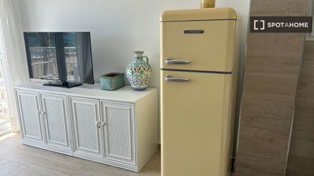 2 room luxury Flat for rent in Alicante, Valencia - Photo 5