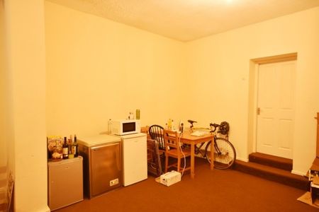 6 Bed - Clayton Park Square, Jesmond - Photo 5