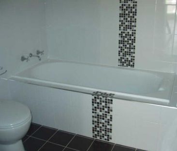 SOUTH TAMWORTH - Stylish Villa - Photo 4