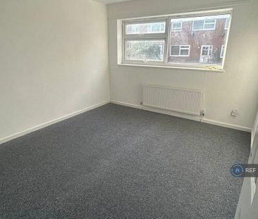 3 bedroom end of terrace house to rent - Photo 1