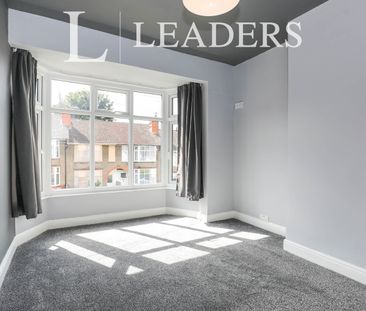 3 bedroom house to rent Murray Avenue, NN2 - Photo 3