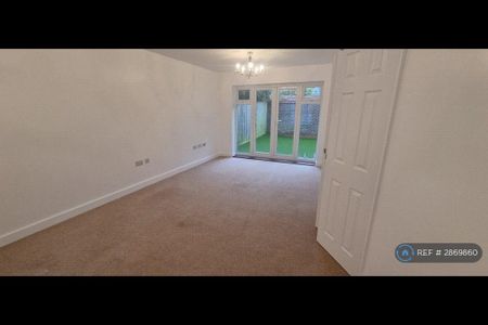 4 bedroom terraced house to rent - Photo 2