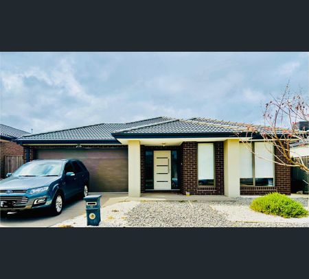 5 HANHI LANE, Tarneit, Vic 3029 - Photo 2