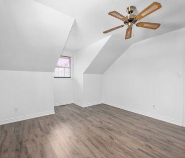 For Lease - 1 Grovepark Street, Richmond Hill, Ontario - Photo 2