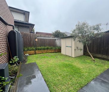 19A Finch Street, Notting Hill VIC 3168 - Townhouse For Rent | Domain - Photo 6