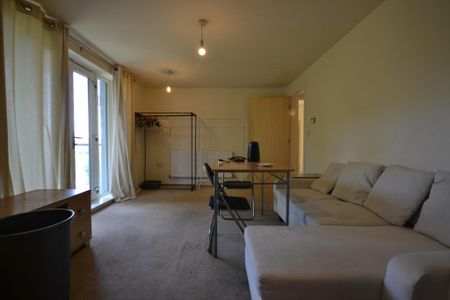2 bedroom flat to rent - Photo 2