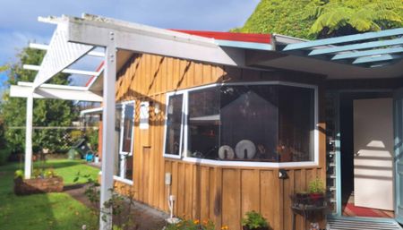 Secluded Family Home - Photo 5