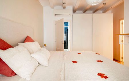 Piso de alquiler en Salomó Ben Adret, Barri Gòtic - Photo 5