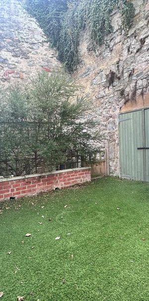 2 bedroom end of terrace house to rent - Photo 1