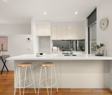 Space, style and security, paces from vibrant Carlisle Street - Photo 1