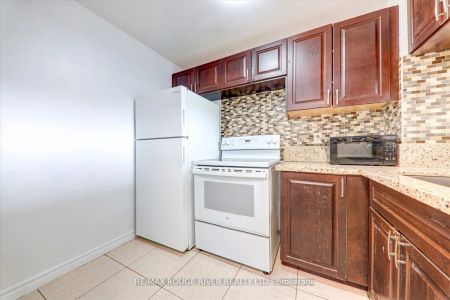 3050 Ellesmere Road #903 - Photo 4