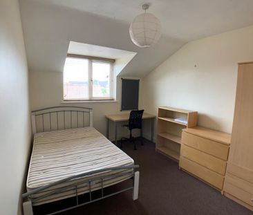 Lodge Farm Gardens, Haxby Road - P2139 - Photo 4