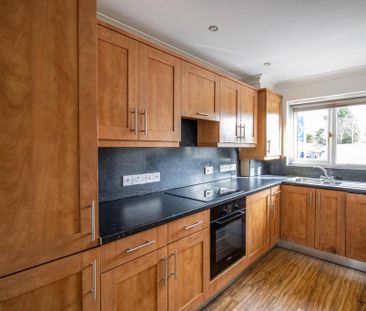 4 bedroom end of terrace house to rent - Photo 5