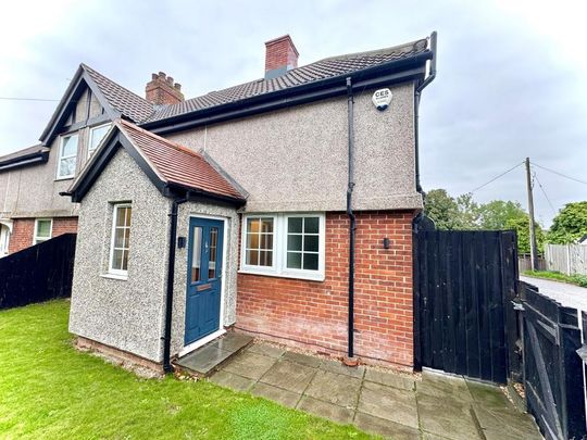 3 bedroom semi-detached house to rent - Photo 1