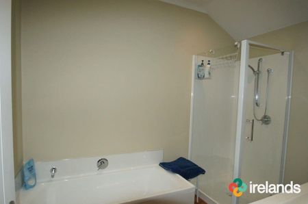 Furnished Room Available – Power & Internet Included! - Photo 5