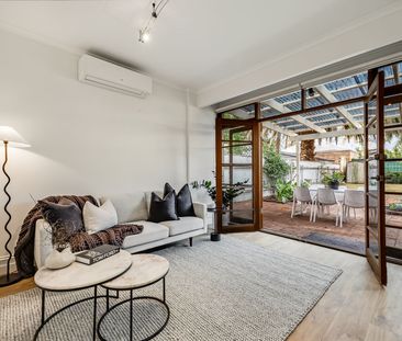 Charming 2-Bedroom House in Glenelg South - Photo 2