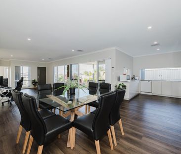 Modern Coastal Family Living - 6.6kW Solar - Premium Finishes - Eas... - Photo 4
