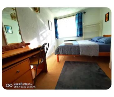 Room in a Shared Flat, Gatestone Court. Central Hill, SE19 - Photo 4