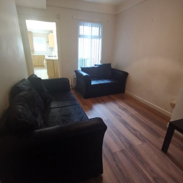 73 Tates Avenue, Belfast BT9 7BZ - Photo 1