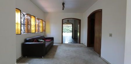 Casa para alugar com 330m², 4 quartos e 6 vagas - Foto 2