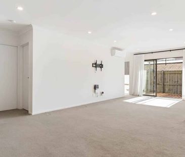 Move Quick: Modern, Low Maintenance Home in Pr... - Photo 1