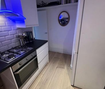 Room in a Shared Flat, Hammersmith Grove, W6 - Photo 1