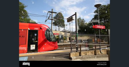 "Spacious Ground Floor 2 Bed 2 Bath Luxury Furnished with Private Entrance" - Photo 3