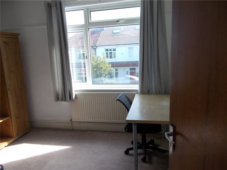 Student Properties to Let - Photo 2