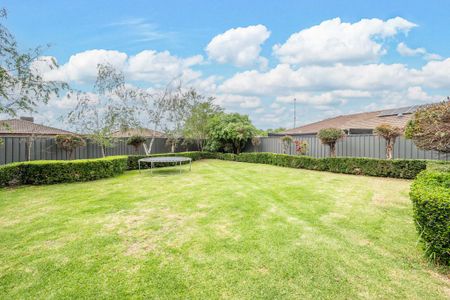 Renovated Home in Quiet Court! - Photo 2