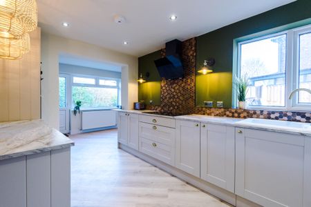 UK Award Winning, exceptionally high standard, design-led, immaculate, quiet but friendly & sociable shared home in prime location, close to Chester City Centre, transport, good shops and leisure. Room 6 - Photo 4