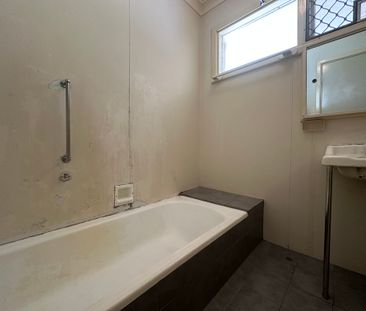 New Carpets, New Blinds and A/C to be installed - Photo 4