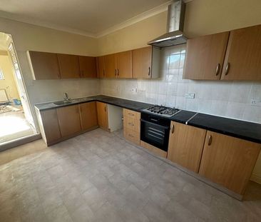 High street, Gosport - Photo 1