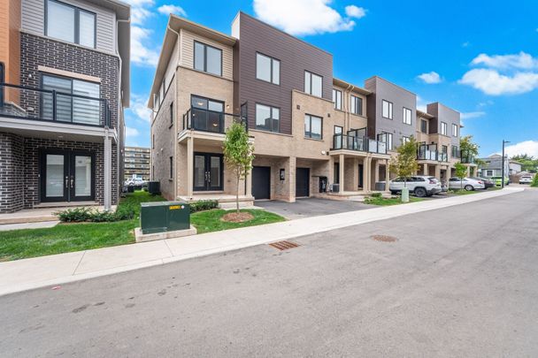 For Lease - 14 Dryden Lane, Hamilton, Ontario - Photo 1