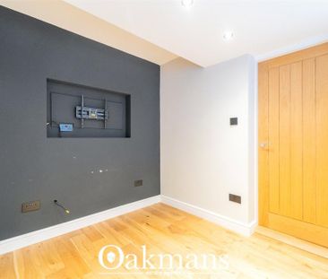 4 bedroom semi-detached house to rent - Photo 5