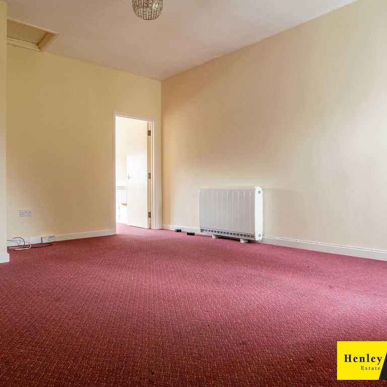 1 Bedroom First Floor Flat For Rent - Photo 1