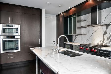 For Lease - 50 Yorkville Avenue Unit# 3103, Toronto, Ontario - Photo 5
