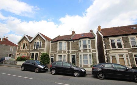 Furnished room available in this three bedroom house share in Soundwell! Bills and furniture included, please contact us for more details... - Photo 4