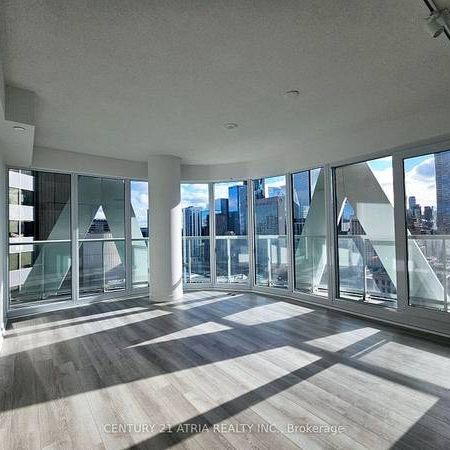 BRAND NEW NEVER LIVED IN 2 BEDS 2 BATHS CORNER UNIT - Photo 1