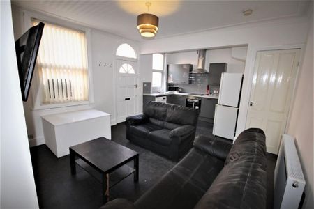 2 bedroom terraced house to rent - Photo 2