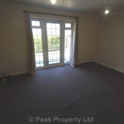 2 bedroom property to rent in Westcliff On Sea - Photo 1