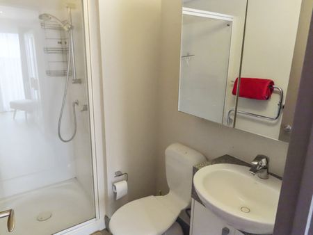 Apartment Living - Photo 2