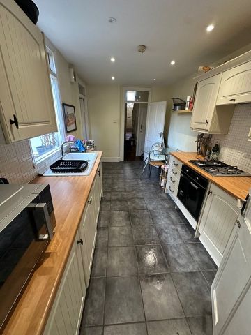 Room in a Shared House, Zealand Road, E3 - Photo 4