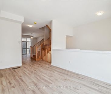 For Lease - 16 Tay Lane, Richmond Hill, Ontario - Photo 2