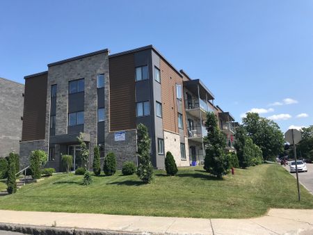 Superbe grand 4 1/2, Ste-Foy parking intérieur Juillet - Photo 4