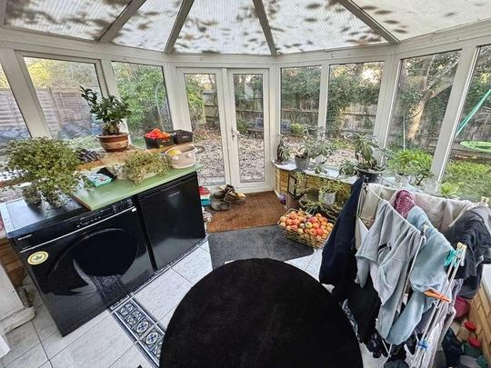 Broad Street, Guildford, Surrey, GU3 - Photo 1