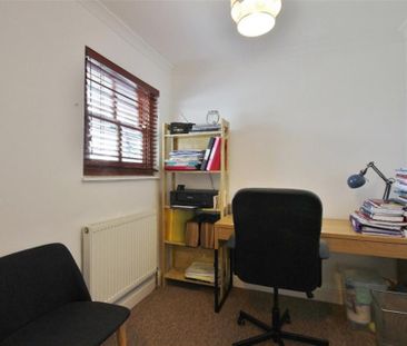 2 bedroom semi-detached house to rent - Photo 6