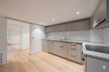 MODERN SANIERTE WOHNUNG MIT HISTORISCHEM CHARME IN UNTERÄGERI - Photo 3