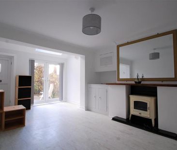 2 bedroom terraced house to rent - Photo 1