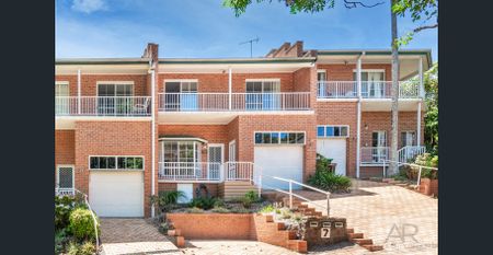 Beautifully presented 2 bedroom townhouse in the heart of Kiama - Photo 4